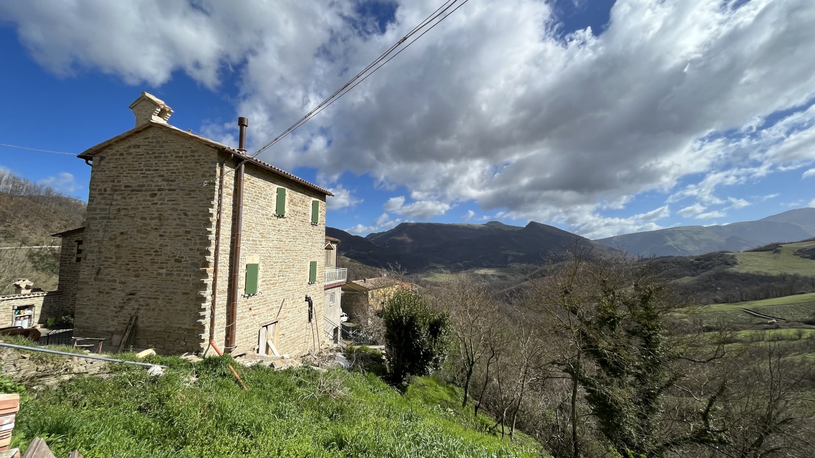 Tradiční italský dům na horách