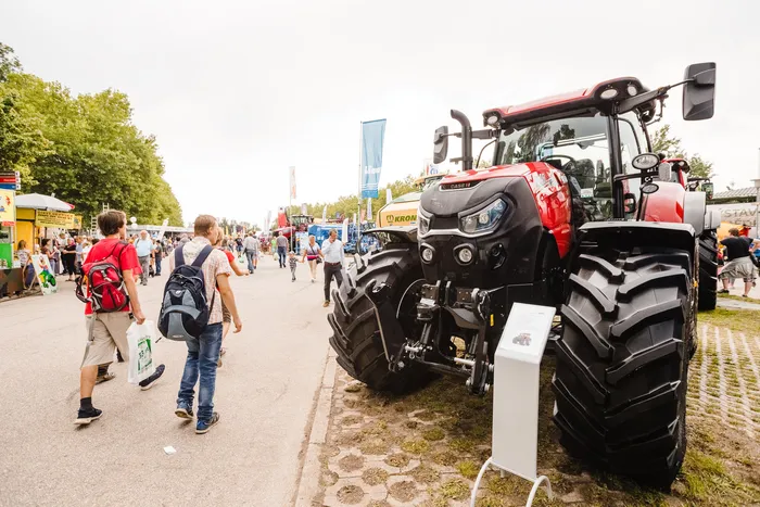 Prezentácia poľnohospodárskej techniky na veľtrhu Země živitelka
